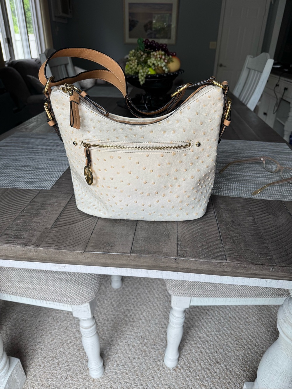 Giani Bernini Women’s Cream Textured Shoulder Bag with Gold Hardware